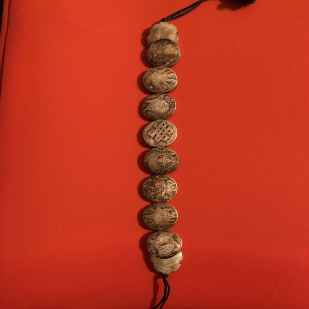 ☘️🎃🌴Unique Carved Bone Bracelet- 434 $65 or $50 w/offer